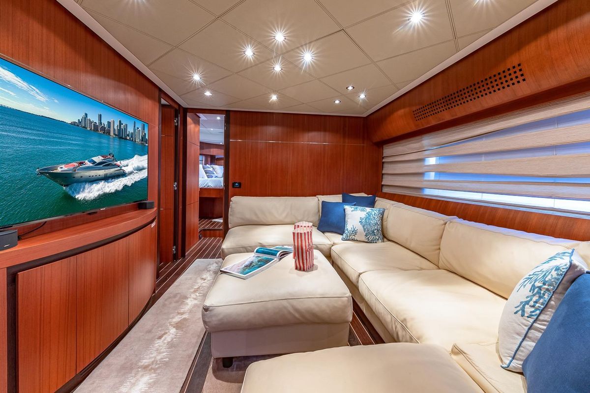2008 Pershing 90 