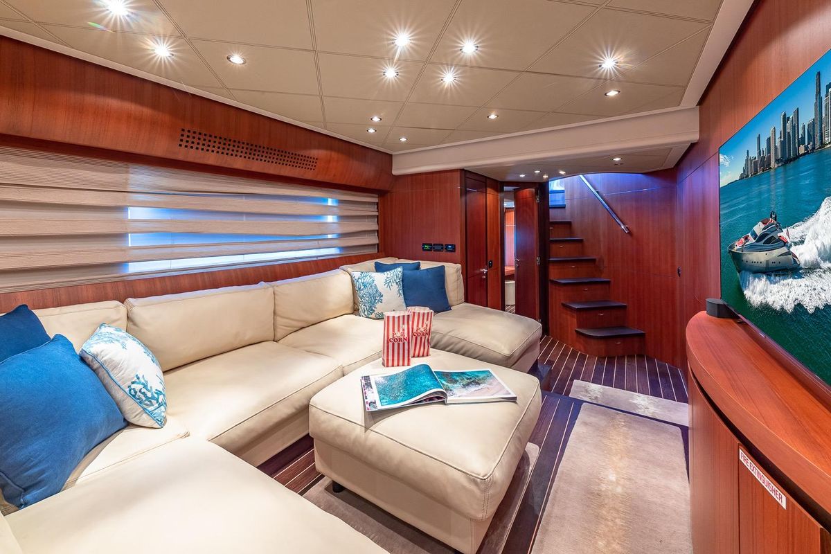 2008 Pershing 90 
