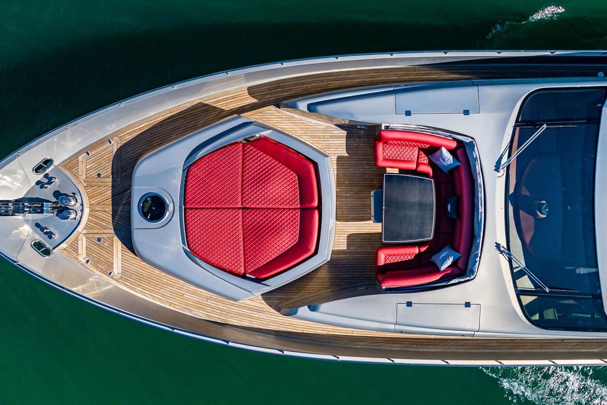 2008 Pershing 90 