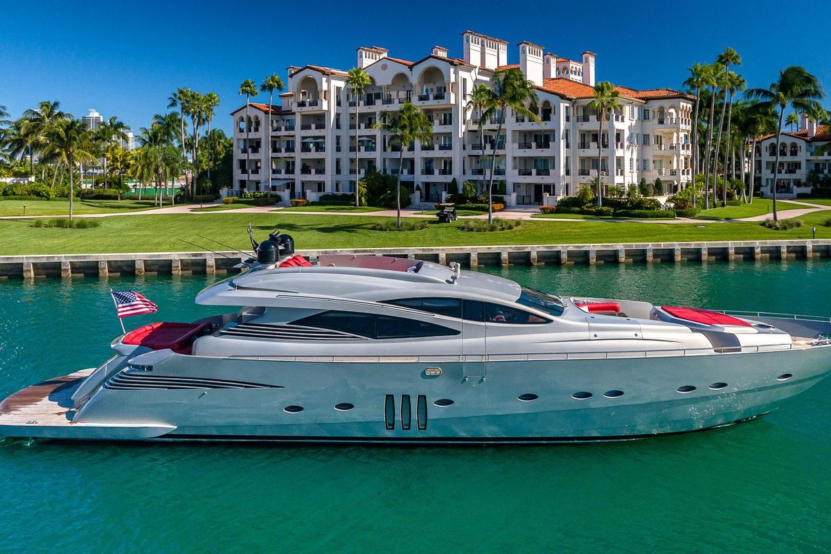 2008 Pershing 90 
