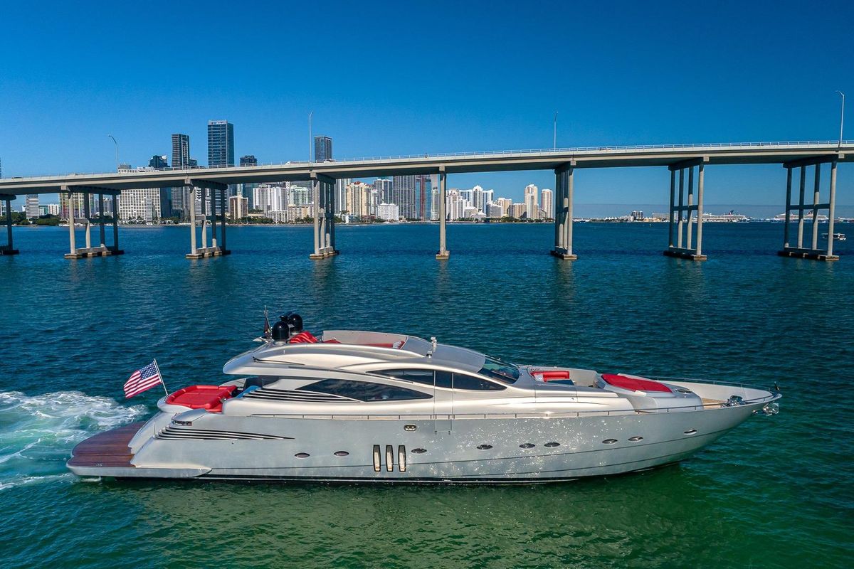 2008 Pershing 90 