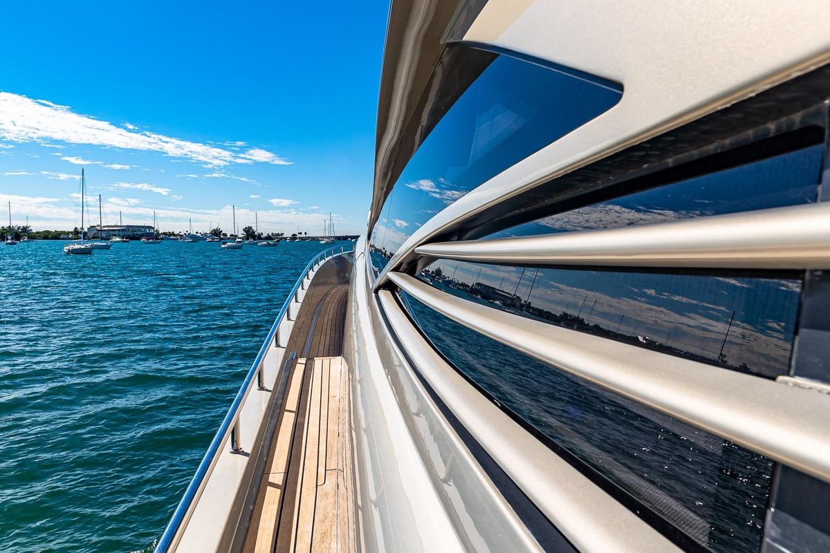 2008 Pershing 90 
