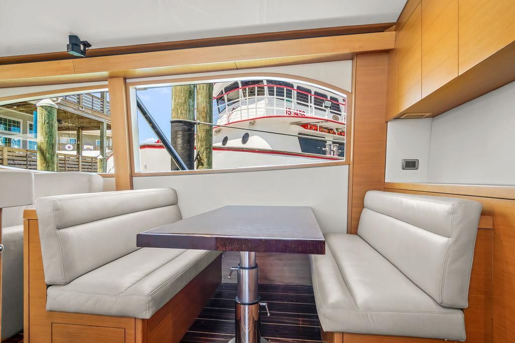 2014 Hatteras 63 