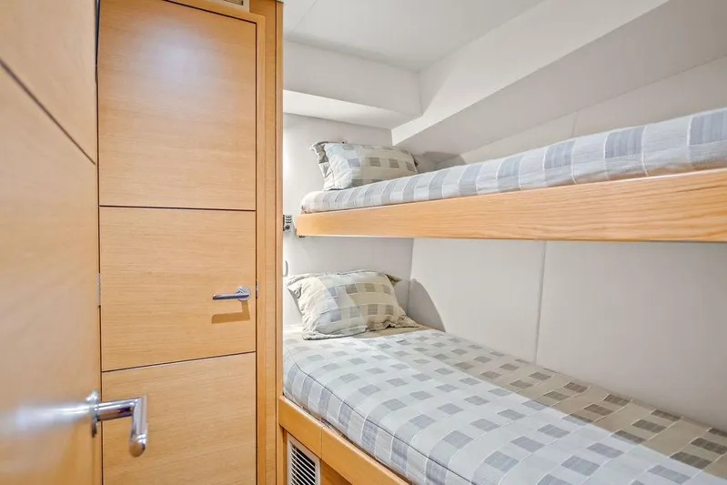 Sashimi Yacht Photos Pics 