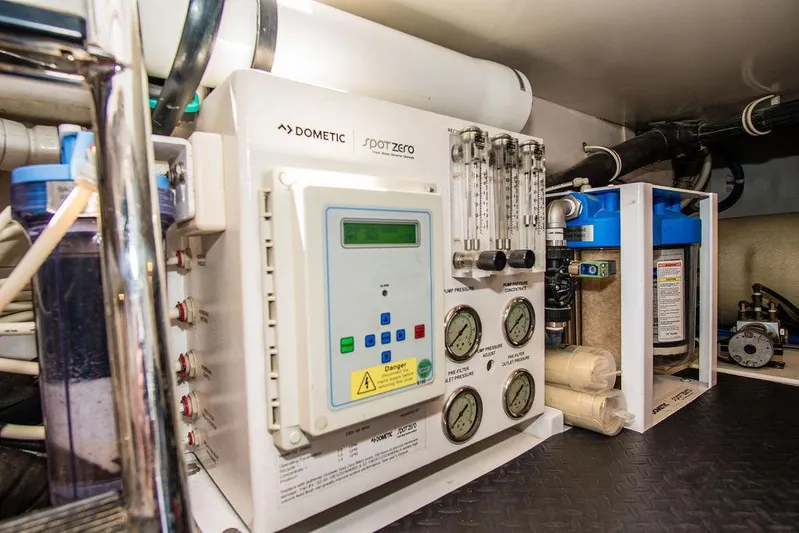 Sashimi Yacht Photos Pics 