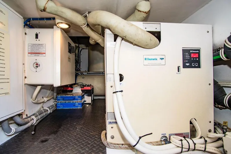 Sashimi Yacht Photos Pics 