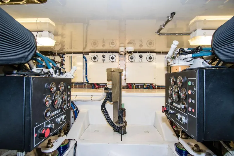 Sashimi Yacht Photos Pics 