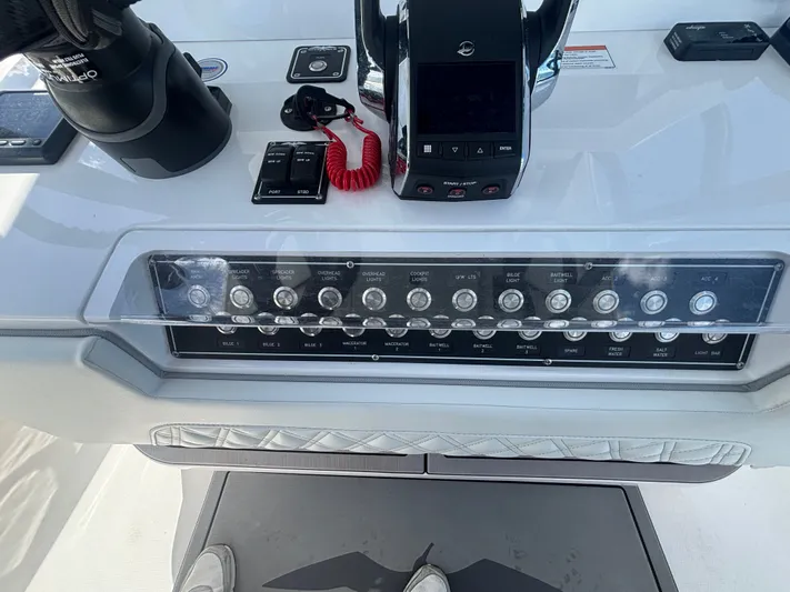  Yacht Photos Pics 2024 INVINCIBLE 36 OF - Image 22