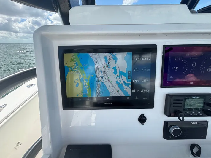  Yacht Photos Pics 2024 INVINCIBLE 36 OF - Image 18