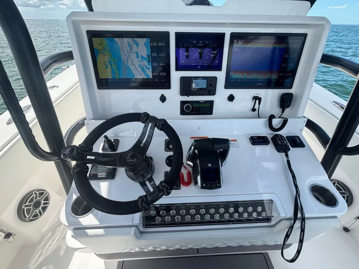  Yacht Photos Pics 2024 INVINCIBLE 36 OF - Image 17