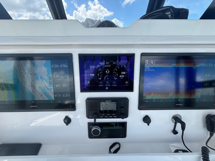  Yacht Photos Pics 2024 INVINCIBLE 36 OF - Image 19