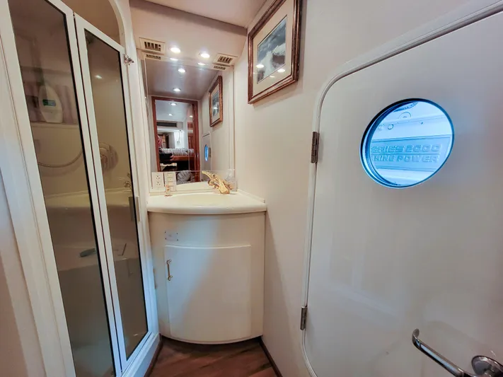 Prime Time Yacht Photos Pics 