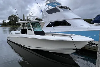 Boston Whaler 350 Outrage