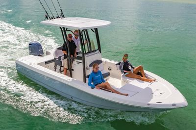 2020 Robalo 226 Cayman