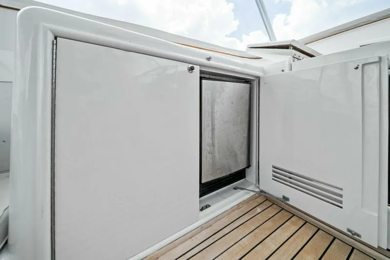 Miss Josie Yacht Photos Pics 1999 Buddy Davis 52 Express 'Miss Josie'