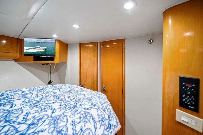 Miss Josie Yacht Photos Pics 1999 Buddy Davis 52 Express 'Miss Josie'