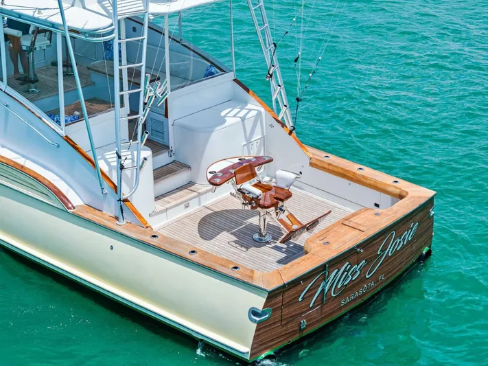 Miss Josie Yacht Photos Pics 1999 Buddy Davis 52 Express 'Miss Josie'