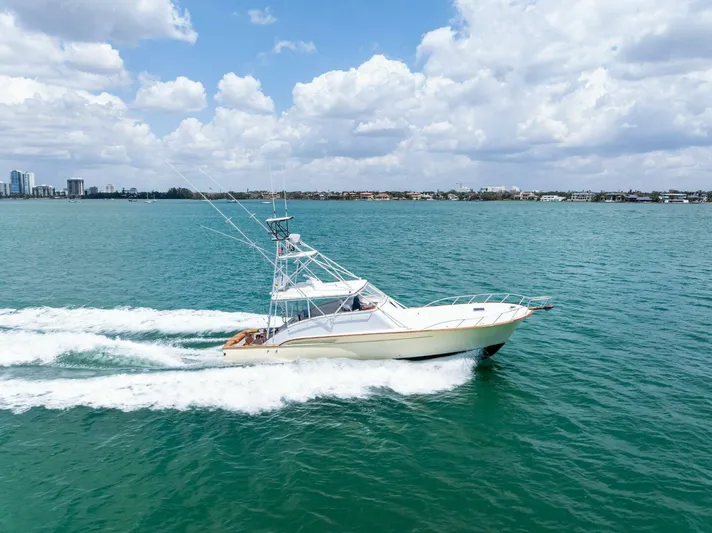 Miss Josie Yacht Photos Pics 1999 Buddy Davis 52 Express 'Miss Josie'