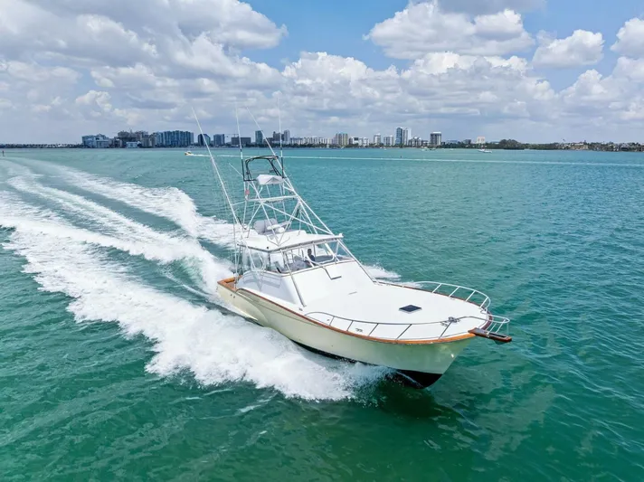 Miss Josie Yacht Photos Pics 1999 Buddy Davis 52 Express 'Miss Josie'