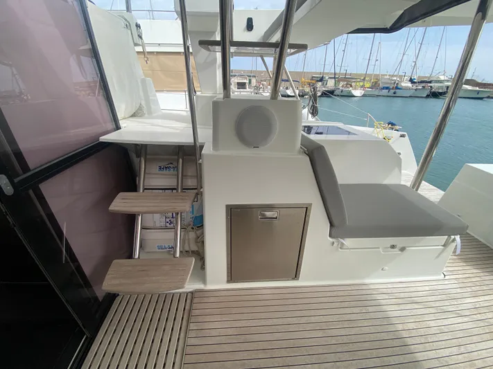 Luna Yacht Photos Pics Fountaine Pajot Saona 47