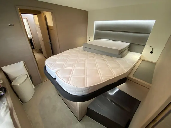 Luna Yacht Photos Pics 