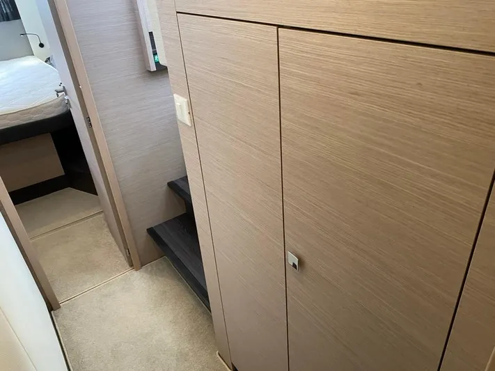 Luna Yacht Photos Pics Fountaine Pajot Saona 47