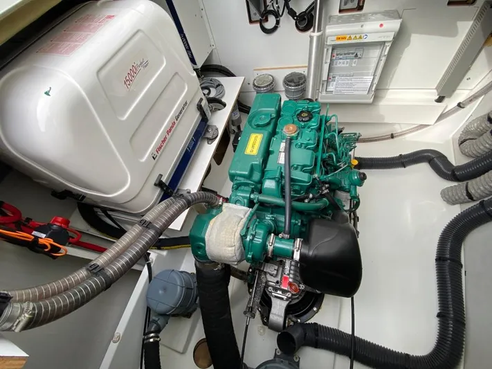 Luna Yacht Photos Pics 