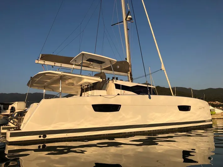Luna Yacht Photos Pics Fountaine Pajot Saona 47