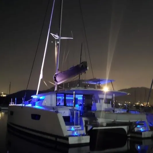 Luna Yacht Photos Pics Fountaine Pajot Saona 47