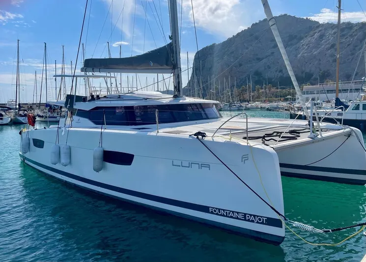 Luna Yacht Photos Pics 