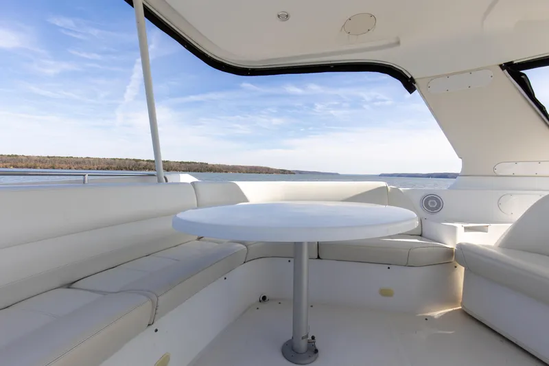 Beautiful Yacht Photos Pics 2003 57' Carver 570 Voyager Beautiful Upper Helm