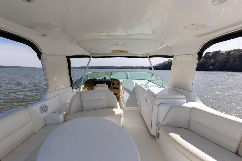 Beautiful Yacht Photos Pics 2003 57' Carver 570 Voyager Beautiful Upper Helm