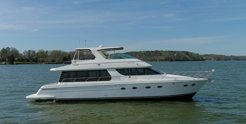 Beautiful Yacht Photos Pics 2003 57 Carver 570 Voyager Beautiful Profile picture
