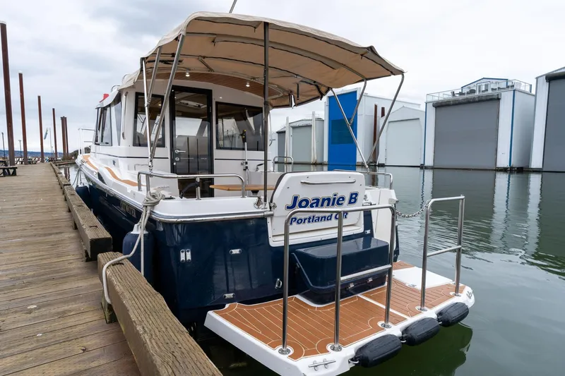 Joanie B Yacht Photos Pics 