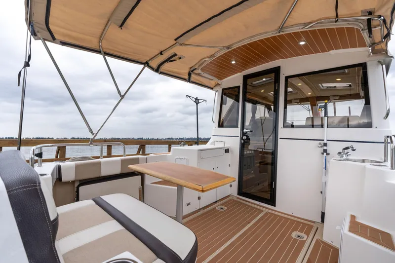 Joanie B Yacht Photos Pics 