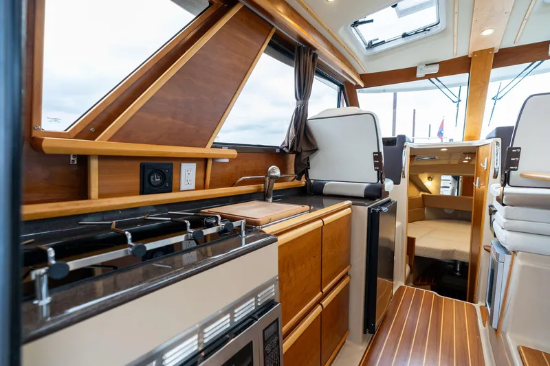 Joanie B Yacht Photos Pics 