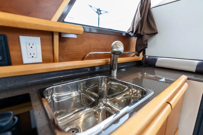 Joanie B Yacht Photos Pics 