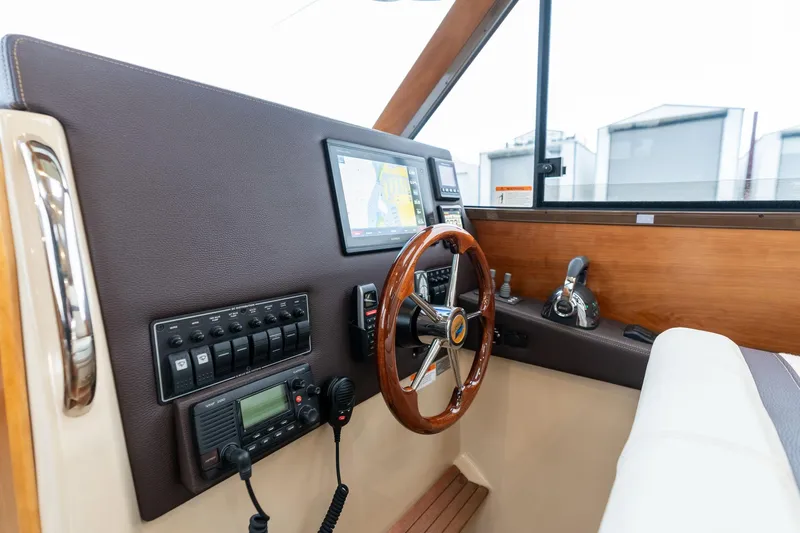 Joanie B Yacht Photos Pics 