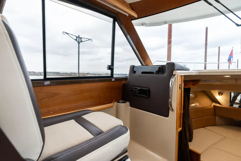 Joanie B Yacht Photos Pics 