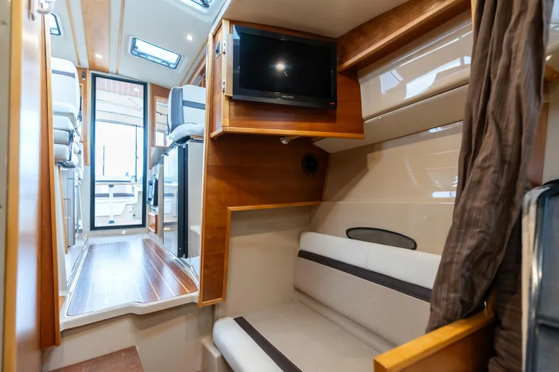 Joanie B Yacht Photos Pics 