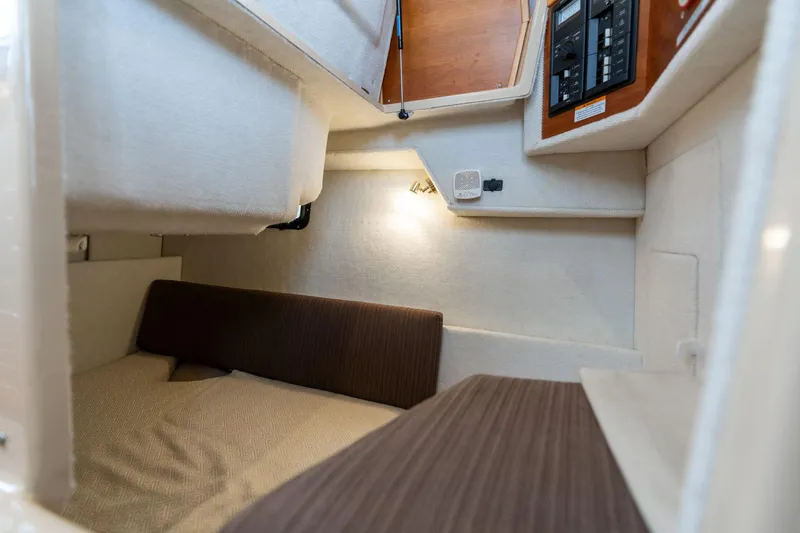 Joanie B Yacht Photos Pics 