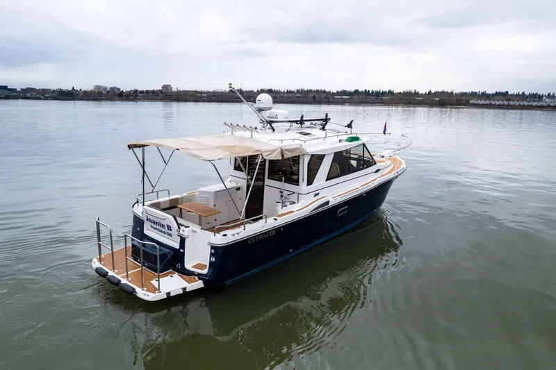 Joanie B Yacht Photos Pics 