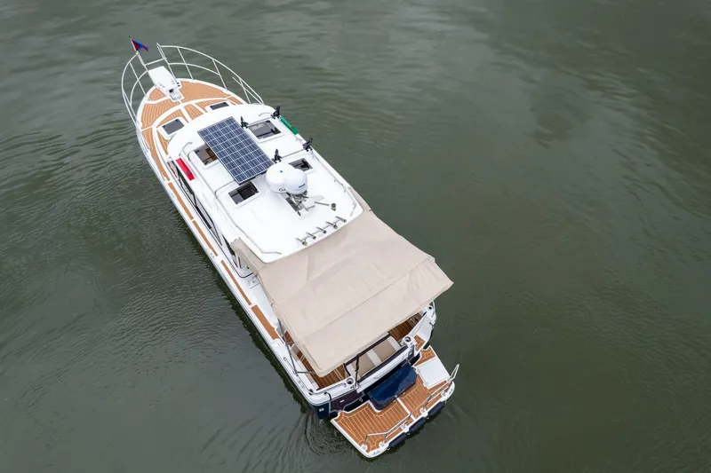 Joanie B Yacht Photos Pics 