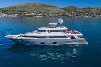 2008 Custom Line Navetta 33