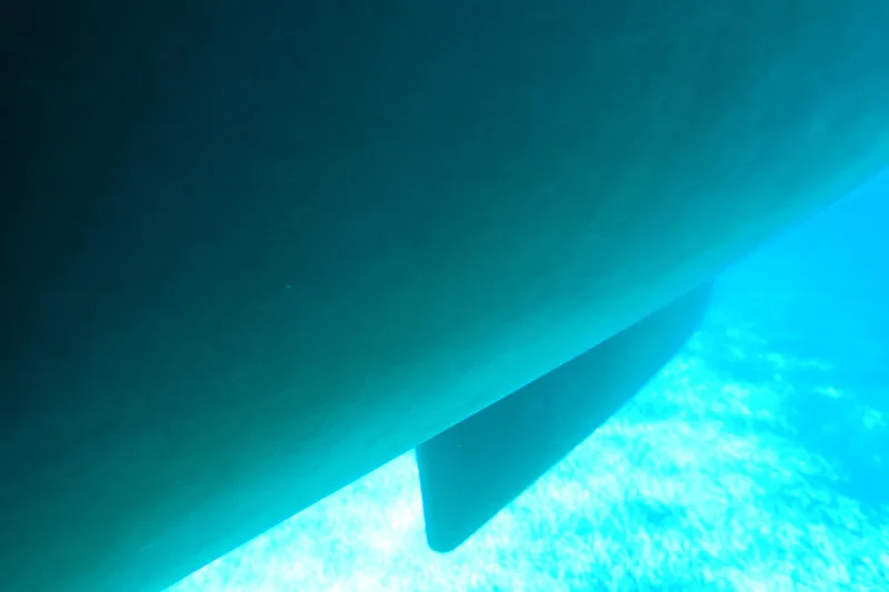 Refaire Yacht Photos Pics Underwater view of 2016 Fountaine Pajot Lucia 40 catamaran hull.