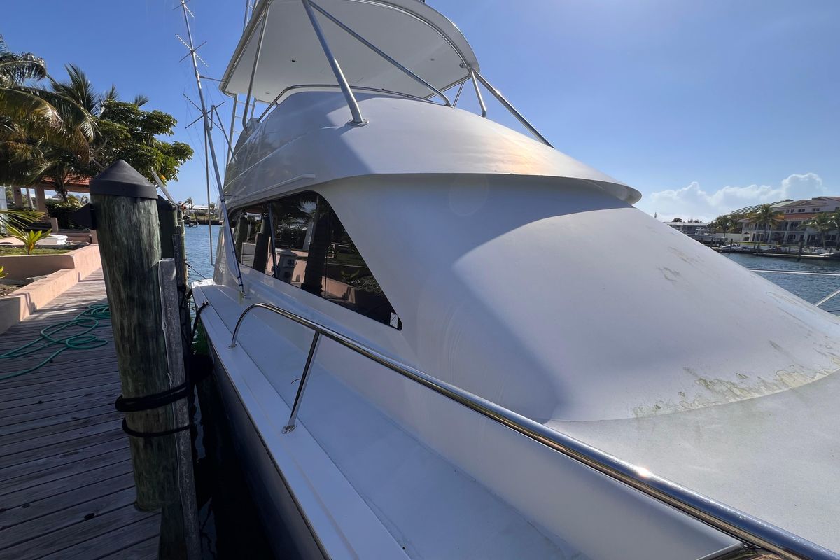 2001 Hatteras 65 