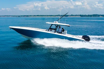 Fountain 38 Center Console