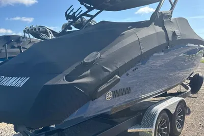 Yamaha Boats 255 XD