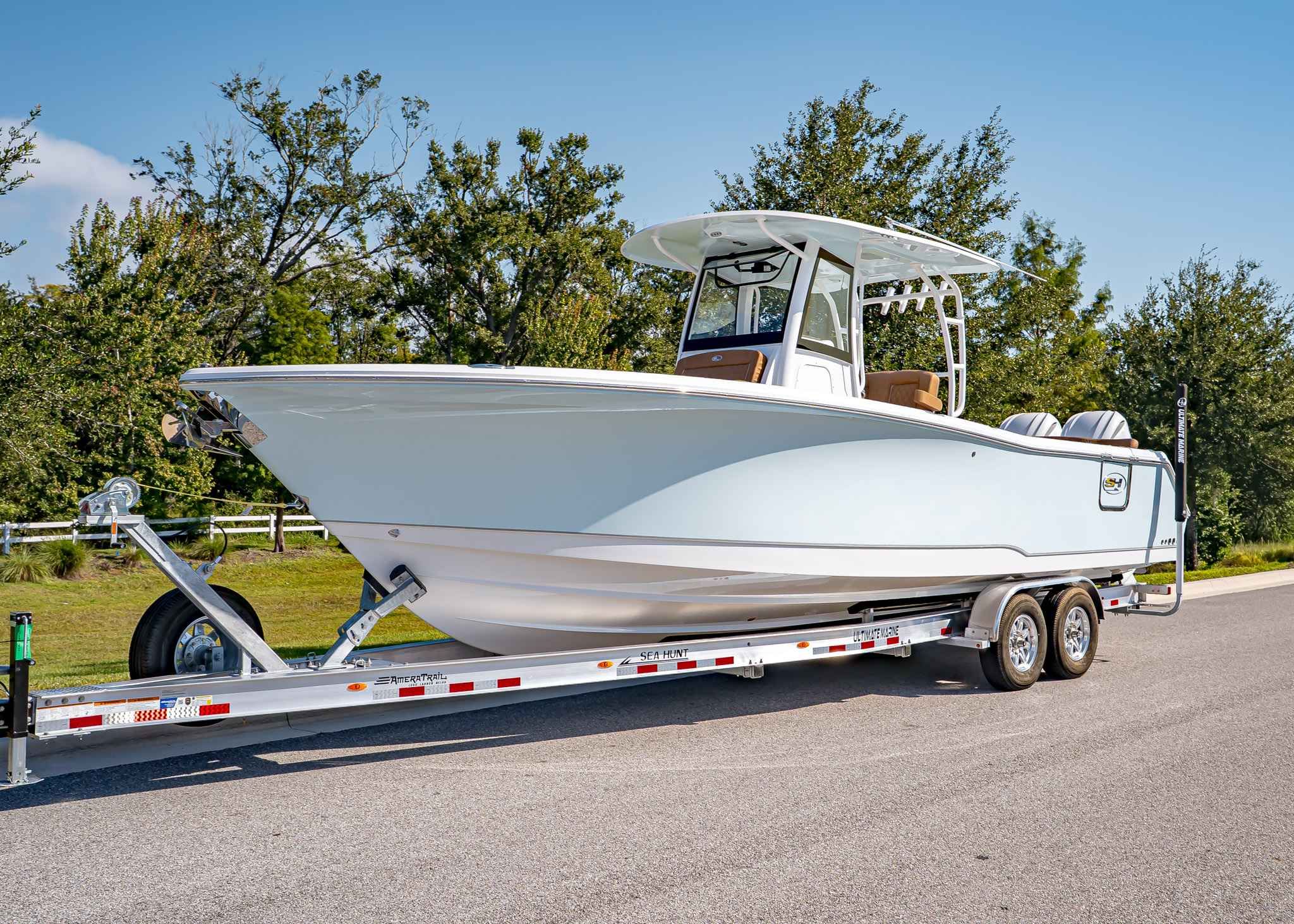 Sea Hunt Ultra 305 Coffin Box