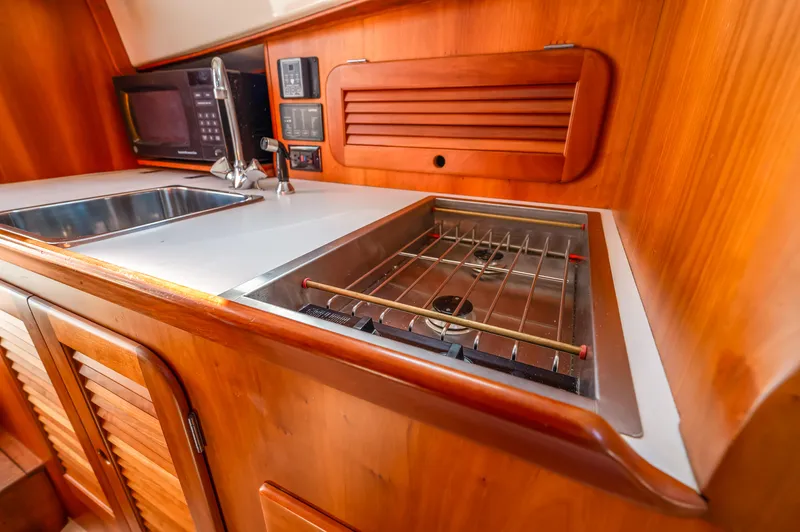 Saasy Lady Yacht Photos Pics 